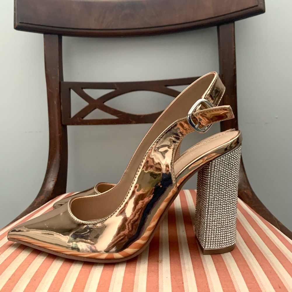 NWOT Patent leather Copper heels with glitter heel
